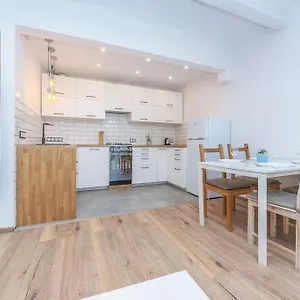 Hello Brzezno Dworska , Gdańsk Polska